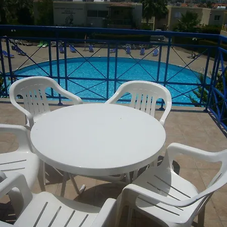 Santa Barbara Complex Apartment *